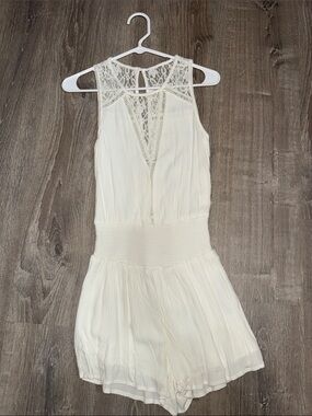 Abercrombie & Fitch White Lace Top